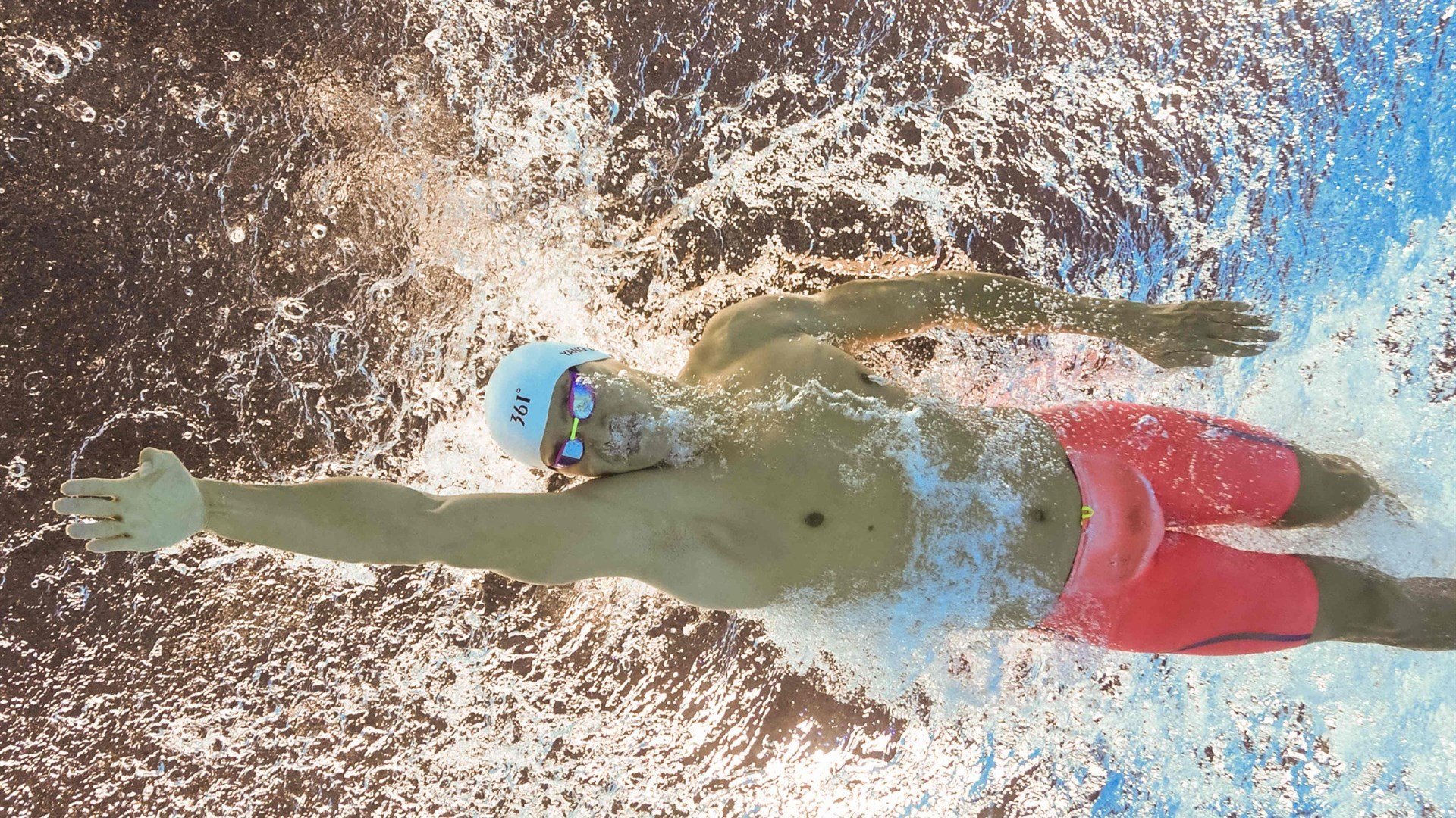 意大利女子接力队配合更默契，意大利接力队队员